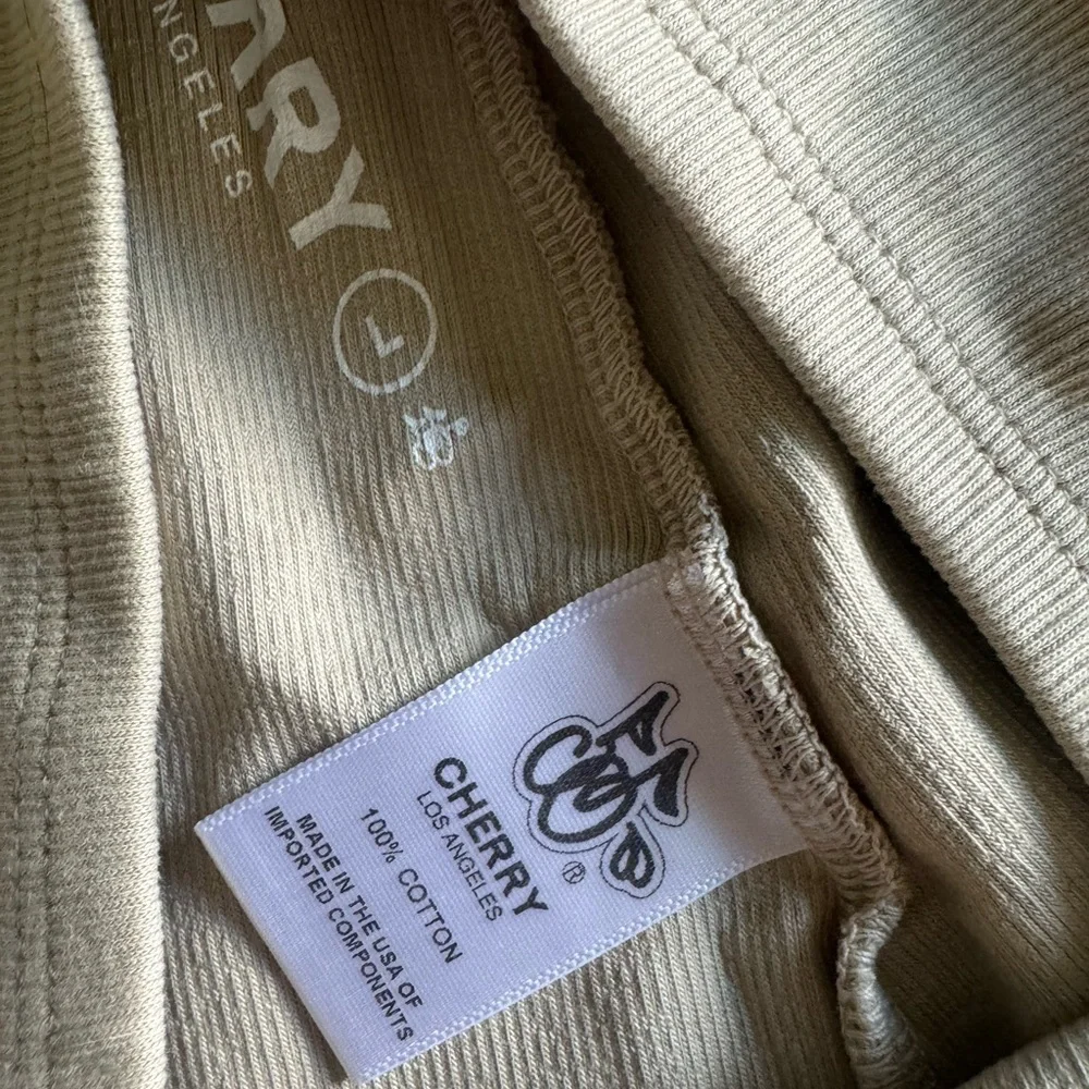 Cherry Los Angeles Ribbed Basic Logo Biker Shorts - Picture 3 of 5